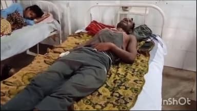 चाका इलाके में खड़े ट्रक से टकराई बाइक, युवक हुआ घायल