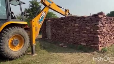 धौलपुर: विश्नोंदा गांव में चारागाह भूमि पर बने 3 अवैध मकानों को जिला कलेक्टर के निर्देश पर किया गया ध्वस्त