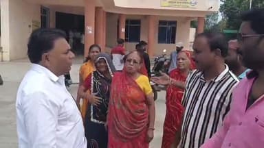 शाजापुर: शाजापुर नगर पालिका में नेता प्रतिपक्ष अजीज मंसूरी ने सफाई कर्मियों को वेतन दिलाने का किया वादा