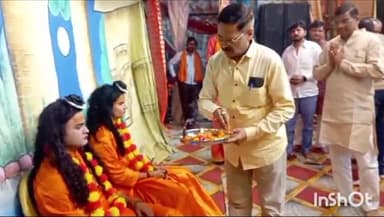 औरैया: तिलक नगर स्थित पुरानी नुमाइश मैदान में चल रही रामलीला में सीता खोज, सुग्रीव मित्रता और बाली वध का मंचन किया गया