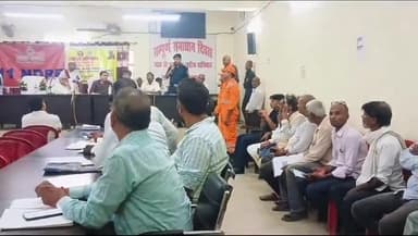 करछना: करछना तहसील के सभागार में आपदा से संबंधित जन जागरूकता हेतु राहत चौपाल का आयोजन किया गया