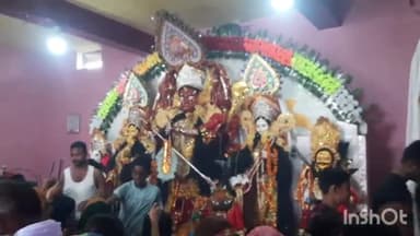 चौथम: सरैया में मां दुर्गा के दर्शन को उमड़ी भीड़, मेला समिति कर रही थी भीड़ नियंत्रित