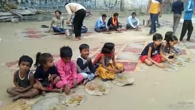 खबर औरैया से दुर्गा महोत्सव में हुआ विशाल भंडारे का आयोजन