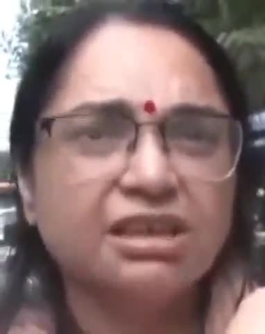 सरोजनी नगर: समाजवादी पार्टी की नेता जूही सिंह ने कहा, यह सरकार लोकतंत्र और आवाजों से डरती है