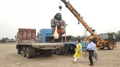 मंदसौर: दशहरे पर पीजी कॉलेज ग्राउंड में होगा रावण दहन; कलेक्टर, एसडीएम और अन्य अधिकारियों ने किया व्यवस्थाओं का निरीक्षण