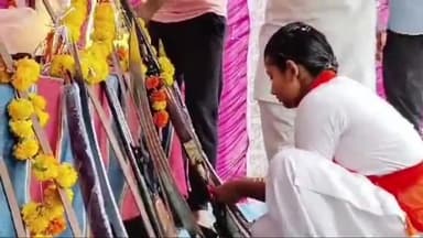 शाजापुर: सुनेरा में विश्व हिंदू परिषद, बजरंग दल एवं दुर्गा वाहिनी की बहनों द्वारा शस्त्र पूजन किया गया