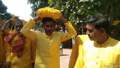 खबर औरैया से कलश यात्रा के साथ शुरू हुई भागवत कथा