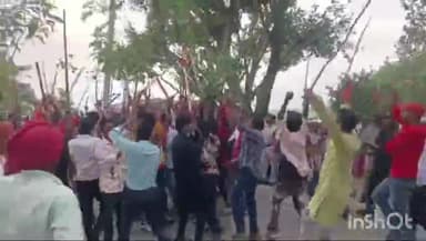 शिवहर: पुरनहिया के सोनोल सुल्तान में शांतिपूर्ण तरीके से संपन्न हुआ महावीरी झंडा, एसडीएम अविनाश कुणाल रहे मौजूद