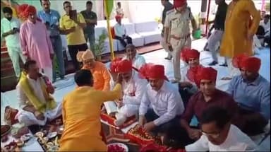 शिवपुरी नगर: पुलिस लाइन में जनप्रतिनिधियों और कलेक्टर, एसपी ने किया शस्त्र पूजन, प्रभारी मंत्री ने दी दशहरे की शुभकामना