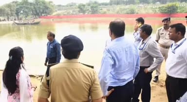 पटना ग्रामीण: डीएम डॉक्टर चंद्रशेखर सिंह ने एसएसपी के साथ मूर्ति विसर्जन के लिए बनाए गए कृत्रिम घाटों का किया निरीक्षण