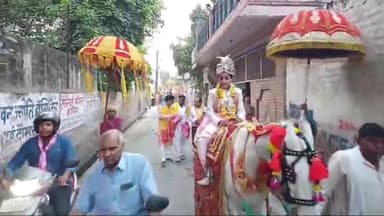 मथुरा: शहर के महोली रोड पर धूमधाम से निकाली गई महाराजा अग्रसेन की शोभायात्रा, राजकुमार बने आकर्षण का केंद्र