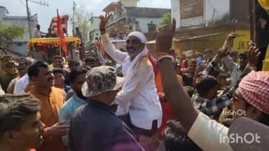 बनखेड़ी: चांदौन में समस्त नवदुर्गा महोत्सव समितियों की संयुक्त विशाल शोभायात्रा में क्षेत्रीय सांसद हुए शामिल