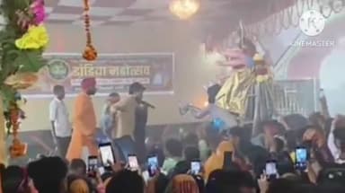 जलालगढ़: जलालगढ़ प्रखंड में मां दुर्गा की प्रतिमा का विसर्जन पुलिस प्रशासन की देखरेख में शांतिपूर्ण ढंग से संपन्न हुआ