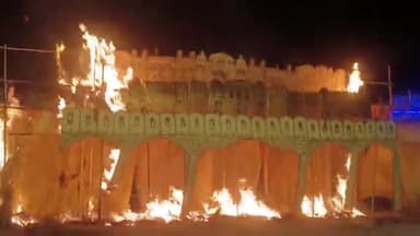 सरदारशहर: ताल मैदान में चल रही रामलीला में रावण वध के बाद लंका, मेघनाथ, कुंभकरण और रावण के विशालकाय पुतलों का हुआ दहन