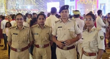 भभुआ: जिले में शांतिपूर्ण माहौल में मनाया गया दुर्गा पूजा पर्व, विधि व्यवस्था बनाए रखने के लिए कैमूर पुलिस रही तैनात