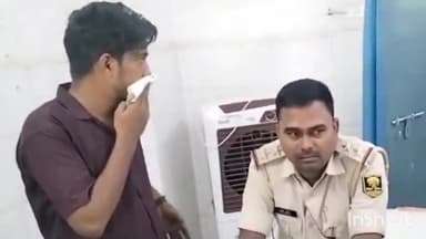 भभुआ: अखलासपुर बस स्टैंड के पास शराब के नशे में कार चालक ने एक व्यक्ति को मारी टक्कर, पुलिस ने कार चालक को किया गिरफ्तार