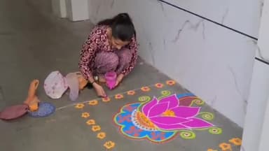 मंदसौर: नरसिंहपुरा स्थित अग्रसेन मांगलिक भवन में रंगोली प्रतियोगिता का हुआ आयोजन, विजेताओं को किया गया पुरस्कृत