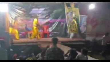 धनौरा: गजरौला के गांव सलेमपुर गोसाई में रामलीला मंच पर श्रीराम और रावण बने कलाकारों में हुई मारपीट, वीडियो हुआ वायरल