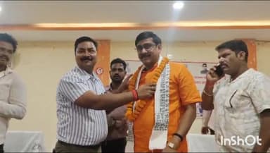 मिर्ज़ापुर: नगर पालिका क्षेत्र के लोगों को आज से मुफ्त इंटरनेट सेवा मिली, सिटी क्लब में नगर पालिका अध्यक्ष ने की शुरुआत