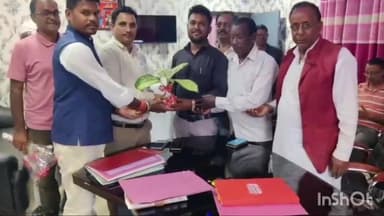 दुलमी: दुलमी प्रखंड के नवनियुक्त प्रखंड विकास पदाधिकारी का प्रखंड २० सूत्री अध्यक्ष ने किया स्वागत