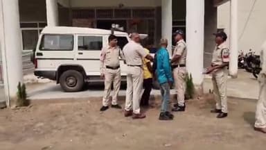 जयसिंहनगर: मुदारिया टोला से एक गिरफ्तारी वारंटी को सीधी पुलिस ने किया गिरफ्तार, न्यायालय में किया पेश