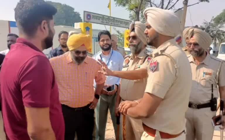 ਡੇਰਾ ਬਾਬਾ ਨਾਨਕ: ਐਸ ਡੀ ਐਮ ਡੇਰਾ ਬਾਬਾ ਨਾਨਕ ਨੇ ਬਲਾਕ ਡੇਰਾ ਬਾਬਾ ਨਾਨਕ ਦੇ ਪਿੰਡਾਂ ਦਾ ਦੌਰਾ ਕਰਕੇ ਵੋਟਿੰਗ ਪ੍ਰਕ੍ਰਿਆ ਦਾ ਜਾਇਜ਼ਾ ਲਿਆ