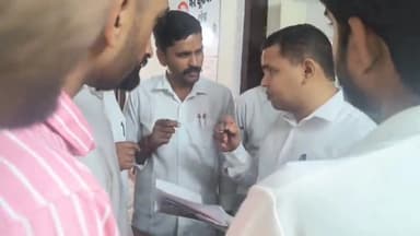 चूरू: जिले में बीएड कॉलेज संचालकों पर अवैध वसूली का आरोप, एबीवीपी कार्यकर्ताओं ने कलेक्टर को सौंपा ज्ञापन