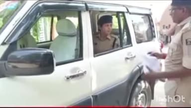 बोचहां: गरहां चौक के समीप NH-27 पर मोबाइल झपट कर भाग रहे बदमाश को स्थानीय लोगों ने दबोचा, पुलिस के हवाले किया