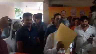 कांके: हरमू स्थित बीजेपी प्रदेश कार्यालय में बीजेपी प्रदेश अध्यक्ष बाबूलाल मरांडी ने राहुल गांधी के झारखंड दौरे पर साधा निशाना