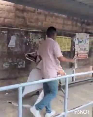 खींवसर: खींवसर में होने वाले उपचुनाव को लेकर जिला निर्वाचन अधिकारी ने सार्वजनिक स्थानों पर लगे राजनीतिक पोस्टर हटाने के दिए आदेश