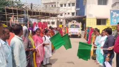 नगर नौसा: नगरनौसा प्रखंड कार्यालय कैंपस से बीडीओ ने कौशल रथ को हरी झंडी दिखाकर रवाना किया