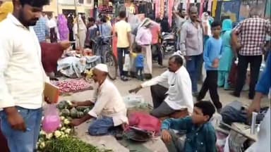 धनौरा: गजरौला के शुक्र बाजार में पॉलिथीन मुक्त अभियान के तहत नगर पालिका के अधिकारियों ने छापेमारी की, तीन किलो पॉलिथीन पकड़ी