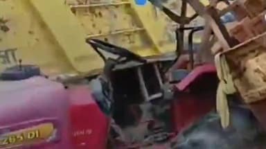 बारा: नीबी गांव के पास ईंट लादकर जा रहा ट्रैक्टर डंफर से टकराया, ट्रैक्टर का चालक घायल हुआ