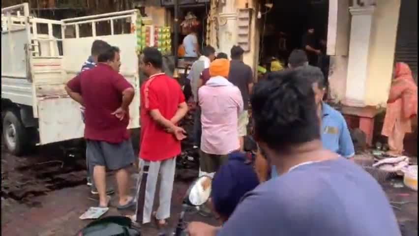 ਡੇਰਾ ਬਾਬਾ ਨਾਨਕ: ਮੇਨ ਬਾਜ਼ਾਰ ਵਿਖੇ ਪੰਸਾਰੀ ਦੀ ਦੁਕਾਨ ਨੂੰ ਲੱਗੀ ਅੱਗ, ਹੋਇਆ ਲੱਖਾਂ ਦਾ ਨੁਕਸਾਨ