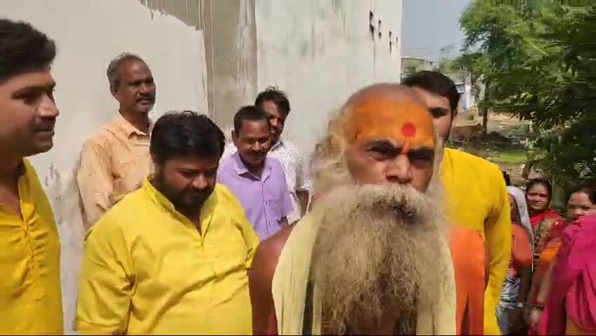 संतोष अग्रवाल के द्वारा वार्ड क्रमांक 7 स्थित रास्ते को अवरोध किया जा रहा है समस्त मोहल्ला वासी का विरोध प्रदर्शन हुआ
