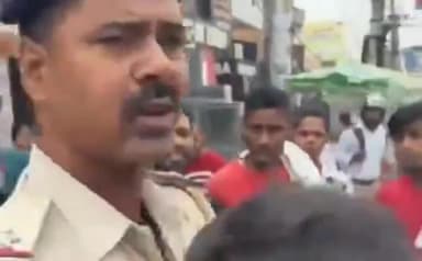 फुलवारी: अनिसाबाद गोलंबर पर पुलिसकर्मी ने युवक को जड़ा थप्पड़, दी गालियां