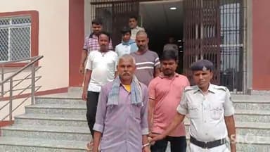 बांका: अमरपुर और बांका में उत्पाद विभाग की टीम ने अभियान चलाकर शराब के साथ 6 लोगों को किया गिरफ्तार