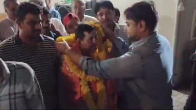 झुंझुनू: झुंझुनू विधानसभा उपचुनाव में भाजपा ने राजेंद्र भांबू को बनाया प्रत्याशी, देर रात तक कार्यालय में जश्न मनाया