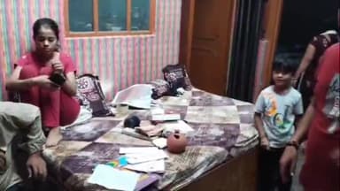 धनौरा: गजरौला के मोहल्ला बुध बाजार में घर का दरवाजा तोड़कर चोरों ने की लाखों रुपए की चोरी, पुलिस को दी गई सूचना