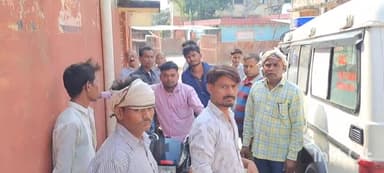 धौलपुर: बरेमोरी गांव के पास ओमनी ने बाइक को मारी टक्कर, एक की मौत और दो घायल