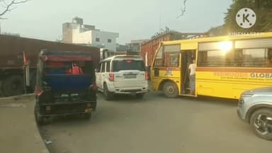 बक्सर: भरौली से दलसागर तक NH-922 पर लगा जाम, गोलंबर पर आवागमन प्रभावित, लोगों को हुई परेशानी