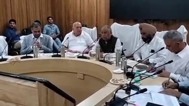 सरोजनी नगर: कृषि भवन में जनकल्याणी योजनाओं को लेकर की गई समीक्षा बैठक, कृषि मंत्री रहे उपस्थित