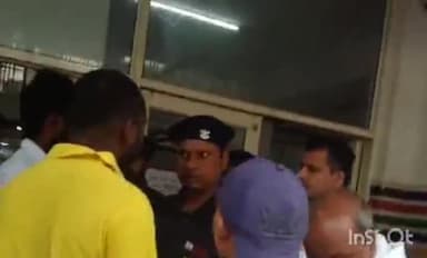 रायबरेली: शहर स्थित जिलामहिला अस्पताल में लगाए गए गार्ड मरीजों व तीमारदारों के लिए हो रहे खतरनाक, नोखझोंक का वीडियो हुआ वायरल