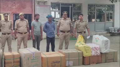 खुर्जा: पहावटी के पास हलपुरा कट से पुलिस ने 2 अभियुक्तों को किया गिरफ्तार, करीब ₹3 लाख कीमत के अवैध पटाखे बरामद