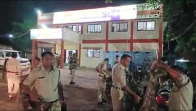 पन्ना: पन्ना पुलिस की बड़ी कार्रवाई: जैन मंदिर के पीछे से ₹1.42 लाख का जुआ पकड़ा गया, 6 आरोपी गिरफ्तार