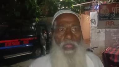 मेरठ: लिसाड़ी गेट क्षेत्र में जमीन के छोटे से टुकड़े के लिए बेटा बना बाप का दुश्मन, छुरी लेकर बाप के पीछे भागा, लोगों ने बचाया