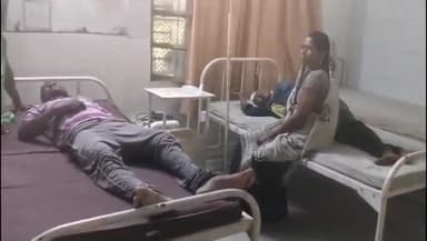 मड़िहान: मड़िहान: बेला जंगल के सहबहवा मोड़ पर पिकअप की टक्कर से ऑटो सवार एक की मौत, चालक समेत 7 घायल ।