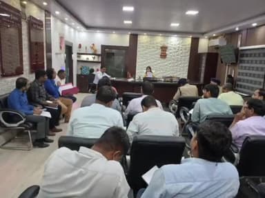 सासाराम: कलेक्ट्रेट में जिलाधिकारी की अध्यक्षता में छठ पर्व को लेकर बैठक की गई आयोजित