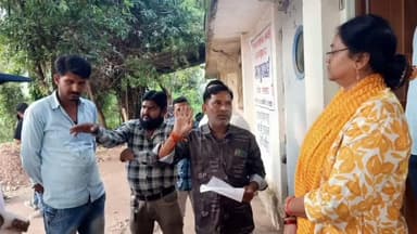 बनखेड़ी: बनखेड़ी नगर परिषद के पार्षद द्वारा सरकारी आवास का ताला तोड़कर कब्जा करने का आरोप, लोगों ने तहसीलदार को दिया ज्ञापन