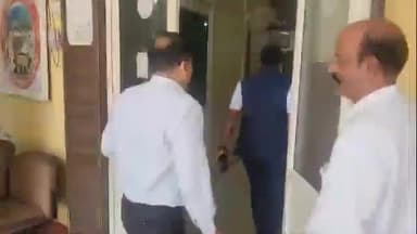 बूंदी: संभागीय डॉक्टर रविंद्र गोस्वामी ने बूंदी दौरे पर जिला कलेक्टर से मुलाकात कर विभिन्न मुद्दों पर की चर्चा